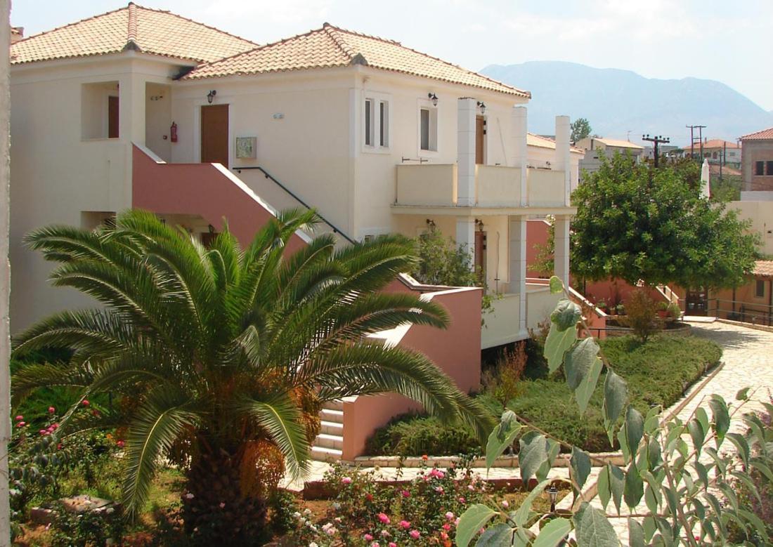 Georges Estates Hotel Στούπα Εξωτερικό φωτογραφία